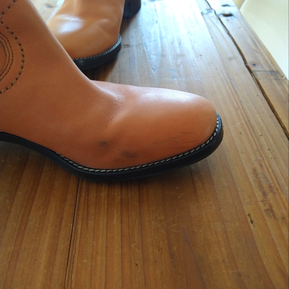 Boot - Picture 4 of 5